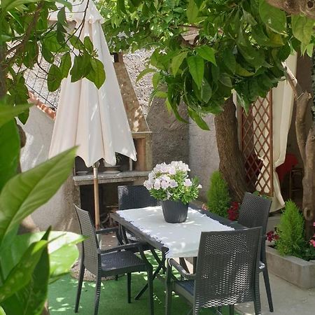 Casa Vacanze Con Giardino E Area Barbecue Martis 外观 照片
